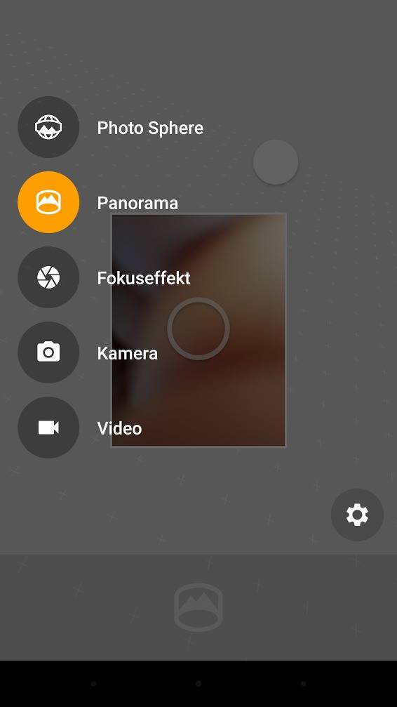 Bei älteren App-Versionen wischen Sie vom linken Bildschirmrand nach innen, um zur Panoramaoption zu gelangen