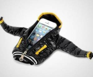 Symbolbild zeigt ein iPhone, das eine warme Windjacke trägt