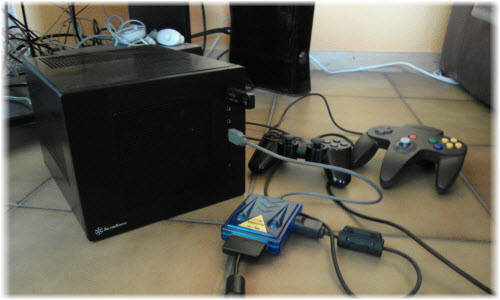 Beispiel: kleines Media Center mit USB-Adaptern und Emulations-Software als «Multi-Retro-Konsole» – gleichzeitig ist es ein voll funktionstüchtiger PC