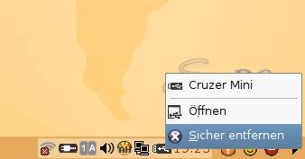 Von links nach rechts: WLAN, Strom/Batterie, NumLock/CapsLock-Anzeige, Lautstärke, Energieprofil, Bildschirmauswahl, USB-Stick, Uhr, SOS-Icon, Tipps, Ausschalter, Taskleiste verbergen