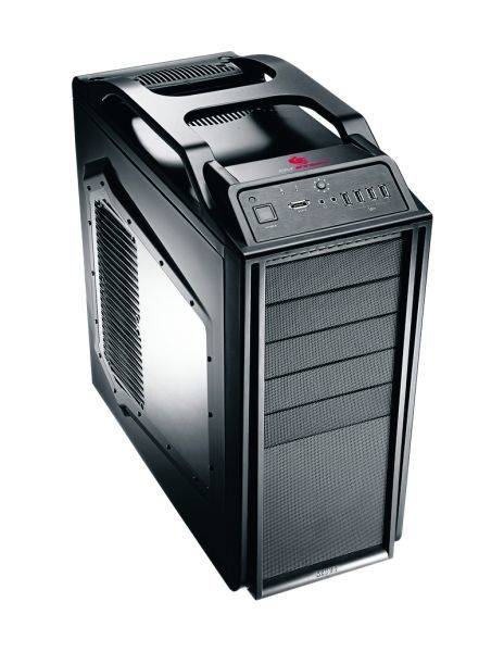Öffnen Sie die Seitentüre des Computergehäuses
