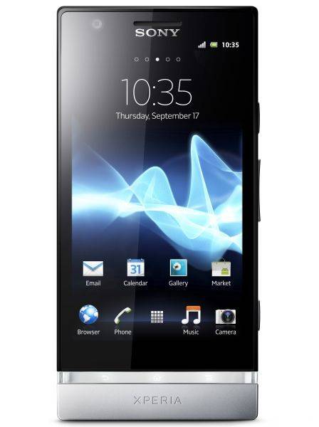 Das Sony Xperia P lehnt sich im Design klar an seinen grossen Bruder, das Xperia S, an