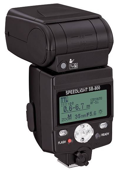 Nikon SB-800 mit einer Leitzahl von 38.