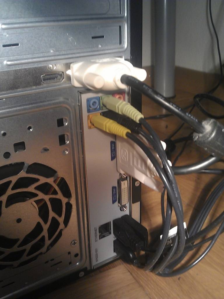 Zwei Monitore am DesktopPC anschliessen pctipp.ch