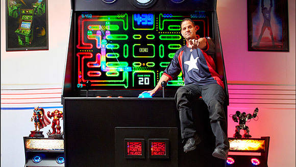 Für jung gebliebene Retro-Hasen: Diese Arcade-Maschine ist grösser als ein Elefant