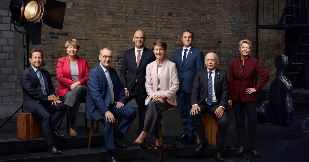 Bundesratsfoto 2020 zeigt Bundesrat als Ensemble und mit ...