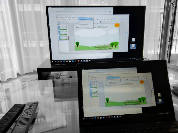 Vom Notebook einfach den Desktop auf den Fernseher streamen: Mit Android-TV inkl. Chromecast/Google Cast ist das eine Frage weniger Klicks Notebook und Fernseher zeigen denselben Inhalt