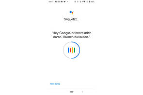 Screenshot: Der Google Assistant wartet auf einen Sprachbefehl 