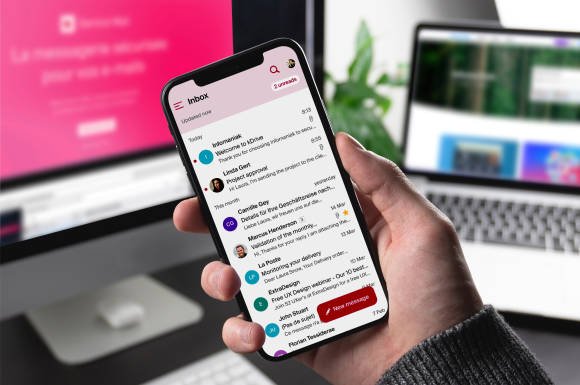 Infomaniak Mail auf einem Smartphone 
