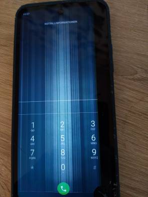 Nokia XR20 mit störenden weissen Linien auf dem Display