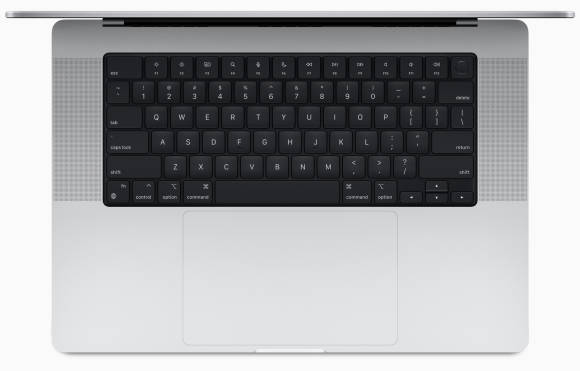 Aufgeklapptes MacBook Pro mit Blick auf die Tastatur