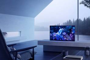 Fernseher in einer modern eingerichteten Wohnung 