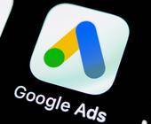 Google-Ads-Symbol auf einem Smartphone