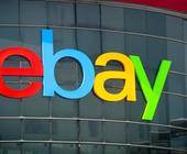 Ebay Logo an einem Gebäude