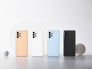 Das Samsung Galaxy A33 5G in Lachsrosa, Weiss, Hellblau und Schwarz 