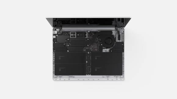 Surface Laptop Go 2 aufgeschraubt