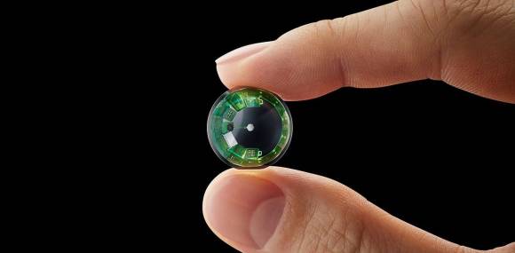 Kontaktlinse mit integrierten elektronischen Elementen 
