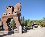 Ein Nachbau des Trojanischen Pferds in Troja, Türkei, Touristenattraktion