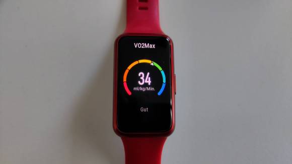 Die Huawei Band 7 zeigt eine Skala mit dem VO2max-Wert