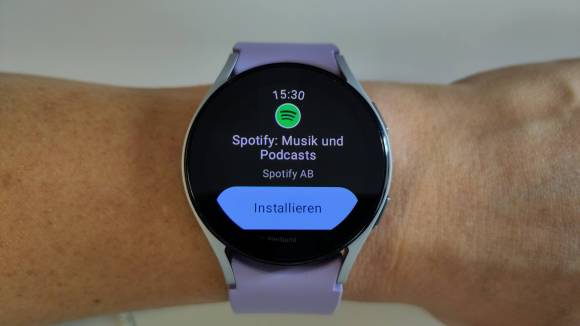 Der Installationsdialog von Spotify auf der Smartwatch