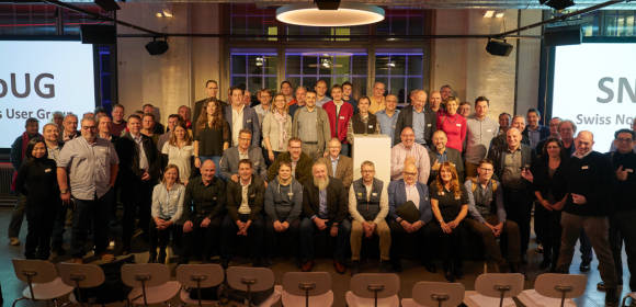 Gruppenbild von rund 70 versammelten Mitglieder der Swiss Notes User Group 
