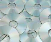Einige zufällig ausgebreitete CD-Rohlinge