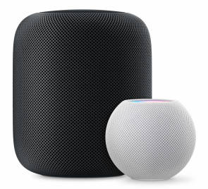 Ein schwarzer Apple HomePod und ein weisser HomePod Mini