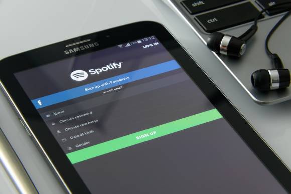 Spotify auf einem kleinen Samsung-Tablet 