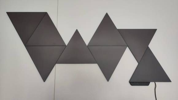 Die schwarzen Triangles an der Wand, ausgeschaltet