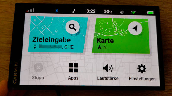 Das eingeschaltete Garmin Drivesmart 76