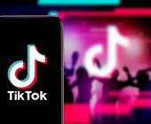 Tiktok-Logo auf einem Smartphone