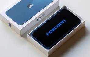 Foxconn-Logo auf iPhone-Display 