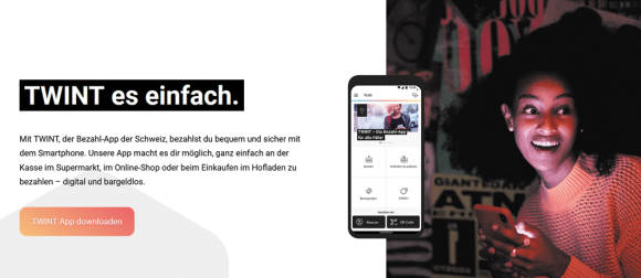 Twint-Infobanner mit der Twint-App auf einem Smartphone