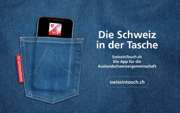 Das Banner von Swiss in Touch zeigt eine Hosentasche, in der ein Smartphone steckt 