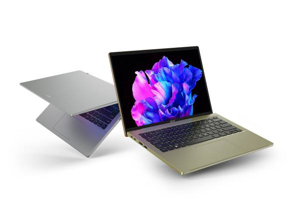 Zweimal der Acer Swift Go 14 Intel aus verschiedenen Blickwinkeln 