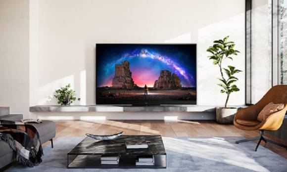 Ein Panasonic-TV in einem Wohnzimmer 