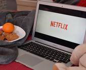 Laptop mit Streamingdienst Netflix auf Display