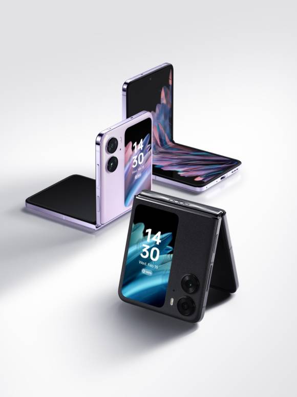 Dreimal das Oppo Find N2 Flip in Schwarz und Rosa, aus verschiedenen Blickwinkeln 