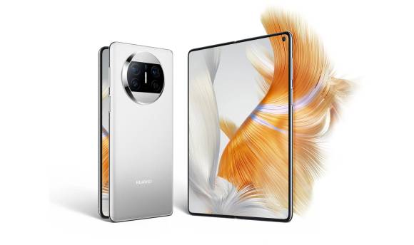 Huawei Mate X3, einmal zugeklappt, einmal aufgeklappt