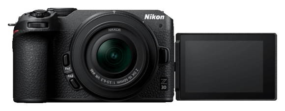 Die Nikon-Kamera Z30 mit ausgeklapptem Display