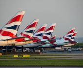 Symbolbild zeigt einige geparkte British-Airways-Flugzeuge