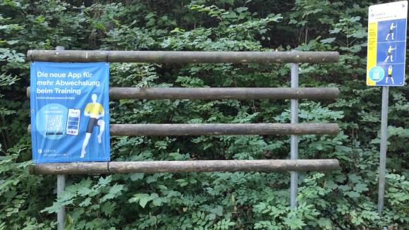 Schild an Vitaparcours-Posten im Zürcher Säuliamt