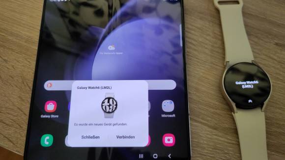 Galaxy Watch6 und Smartphone Z Fold5