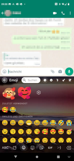 Handy-Tastatur Gboard in WhatsApp mit Emoji Kitchen