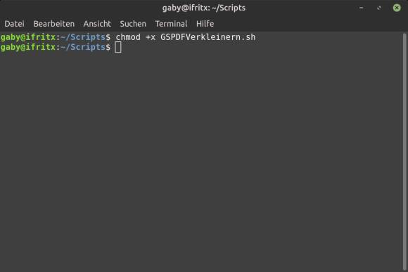 Linux-Terminal mit dem Befehl, um ein Script ausführbar zu machen