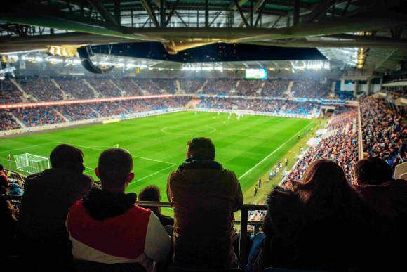 Zuschauer im Stadion 