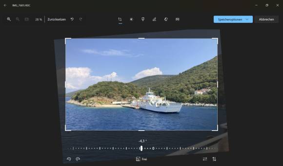 Bild 4: Den Horizont begradigen und Aufnahmen zuschneiden können Sie mit der Fotos/Fotoanzeige-App ebenfalls